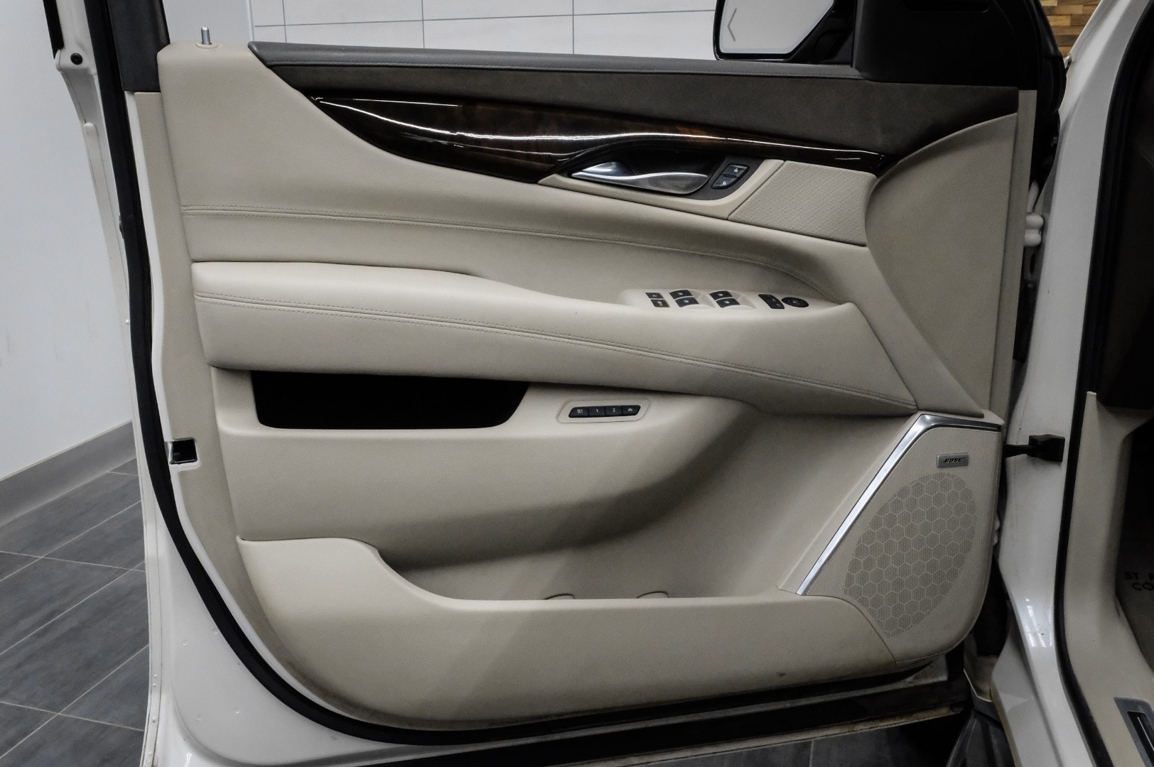 2015 Cadillac Escalade 2WD 4dr Luxury 38