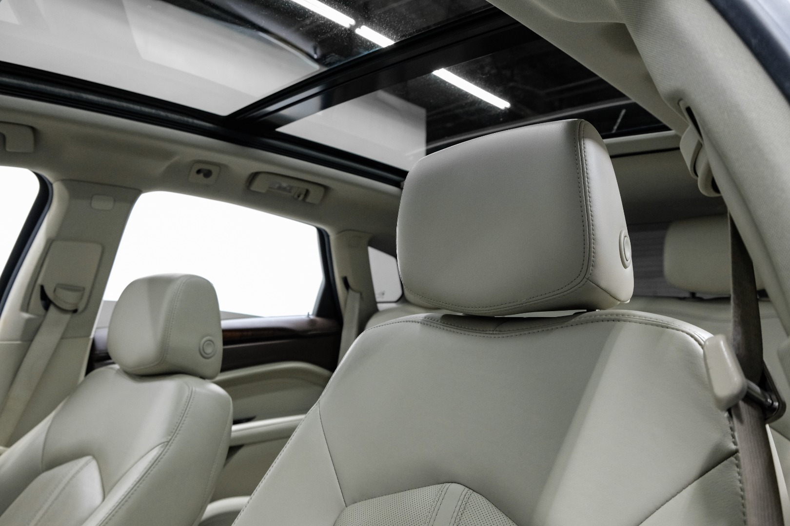 2016 Cadillac SRX FWD 4dr Premium Collection 16