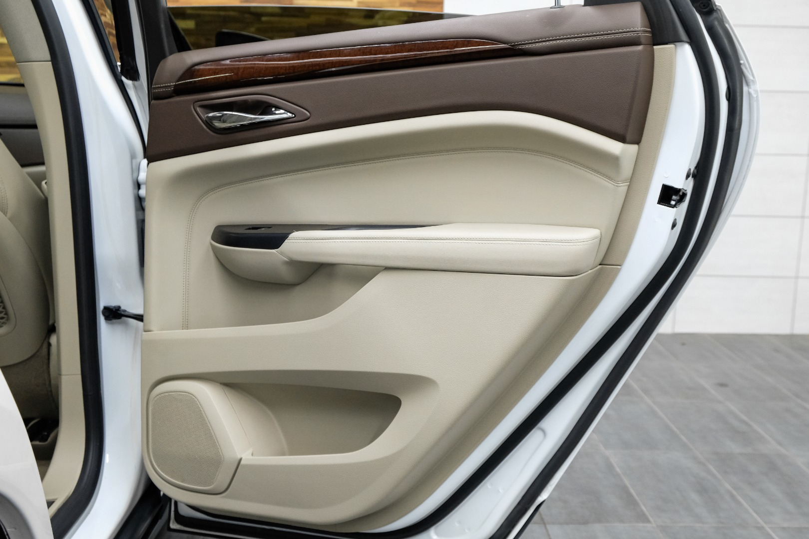2016 Cadillac SRX FWD 4dr Premium Collection 35
