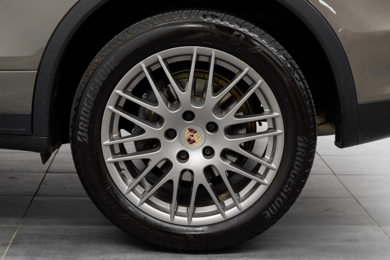 Porsche Cayenne 2014 price $18,392