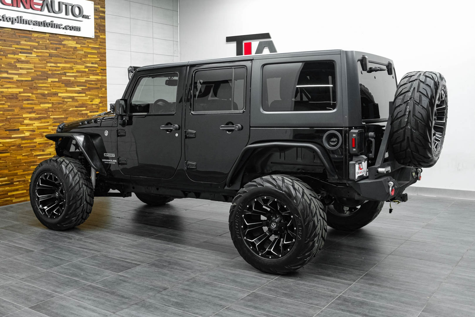 2016 Jeep Wrangler Unlimited 4WD 4dr Sport 10