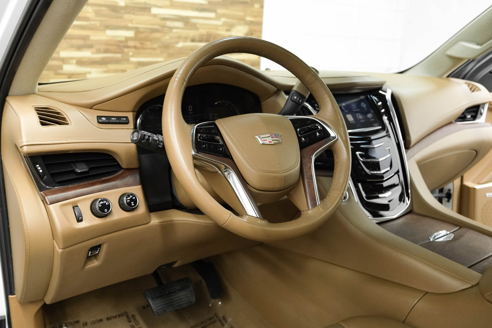 2016 Cadillac Escalade 4WD 4dr Platinum 11