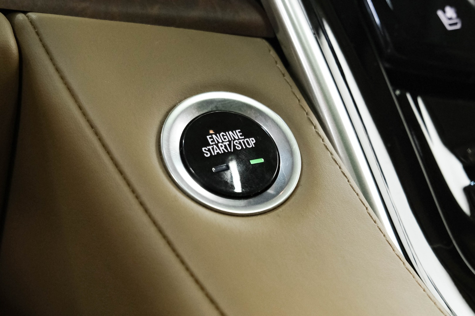 2016 Cadillac Escalade 4WD 4dr Platinum 17