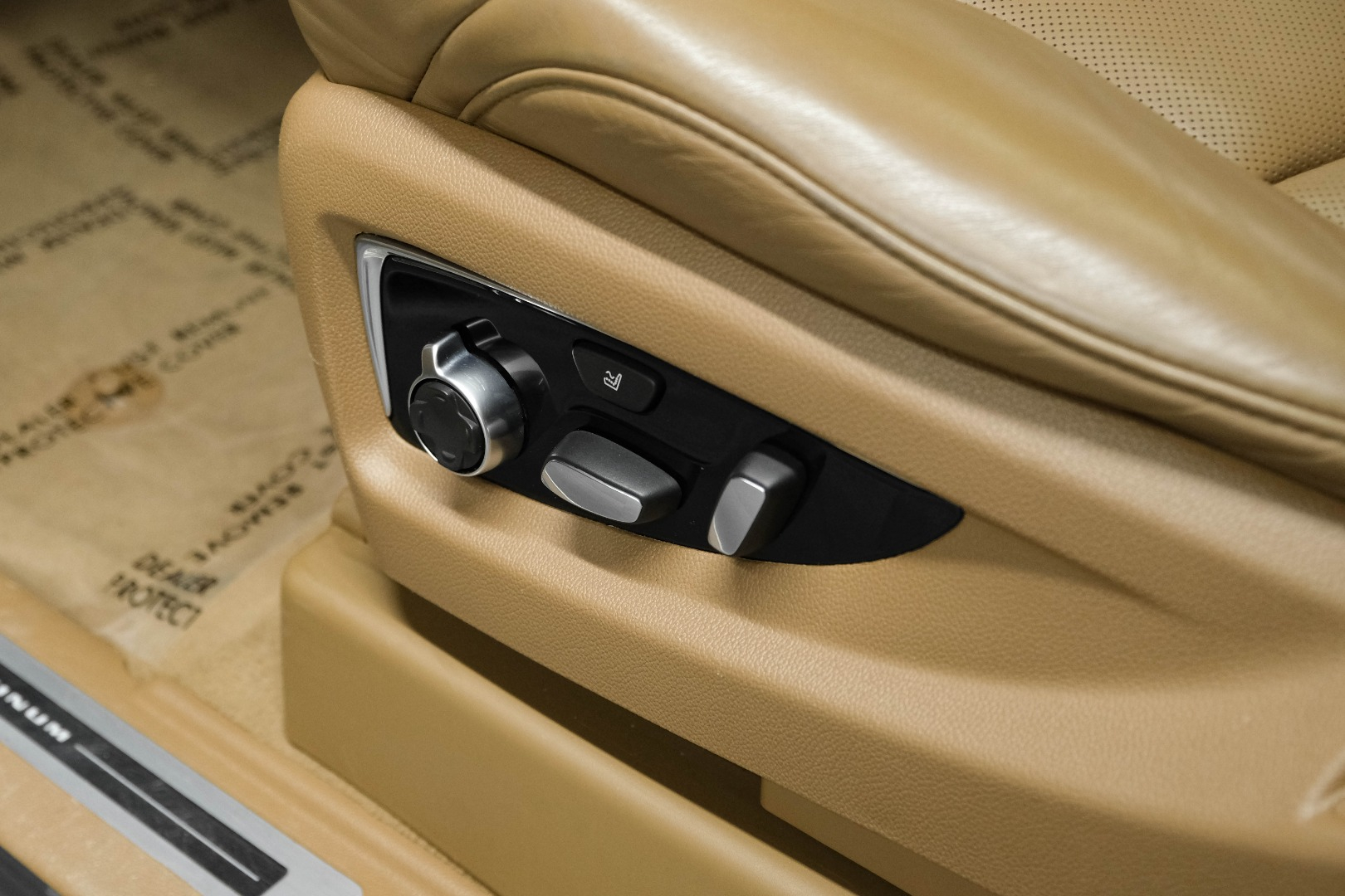 2016 Cadillac Escalade 4WD 4dr Platinum 31