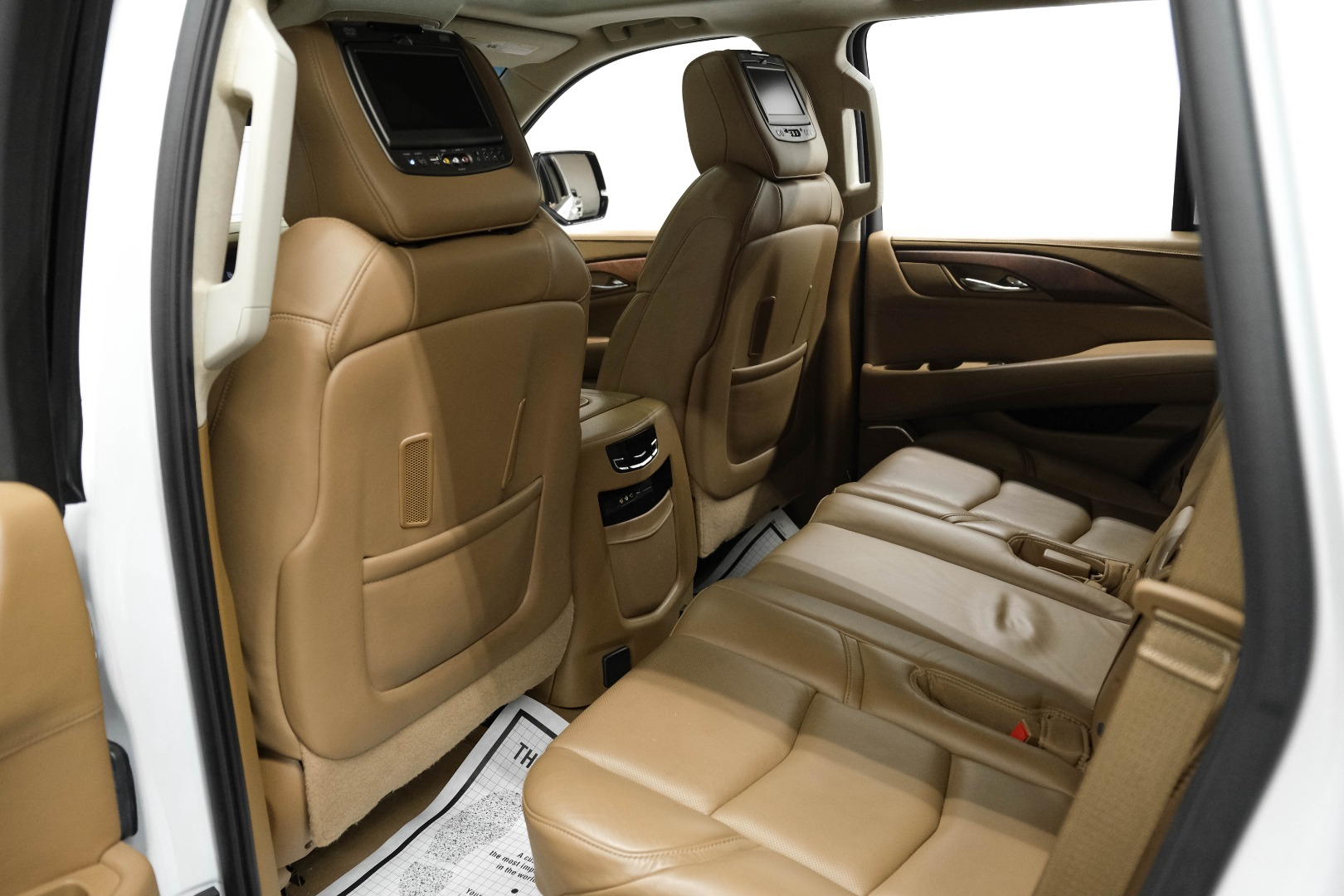 2016 Cadillac Escalade 4WD 4dr Platinum 39