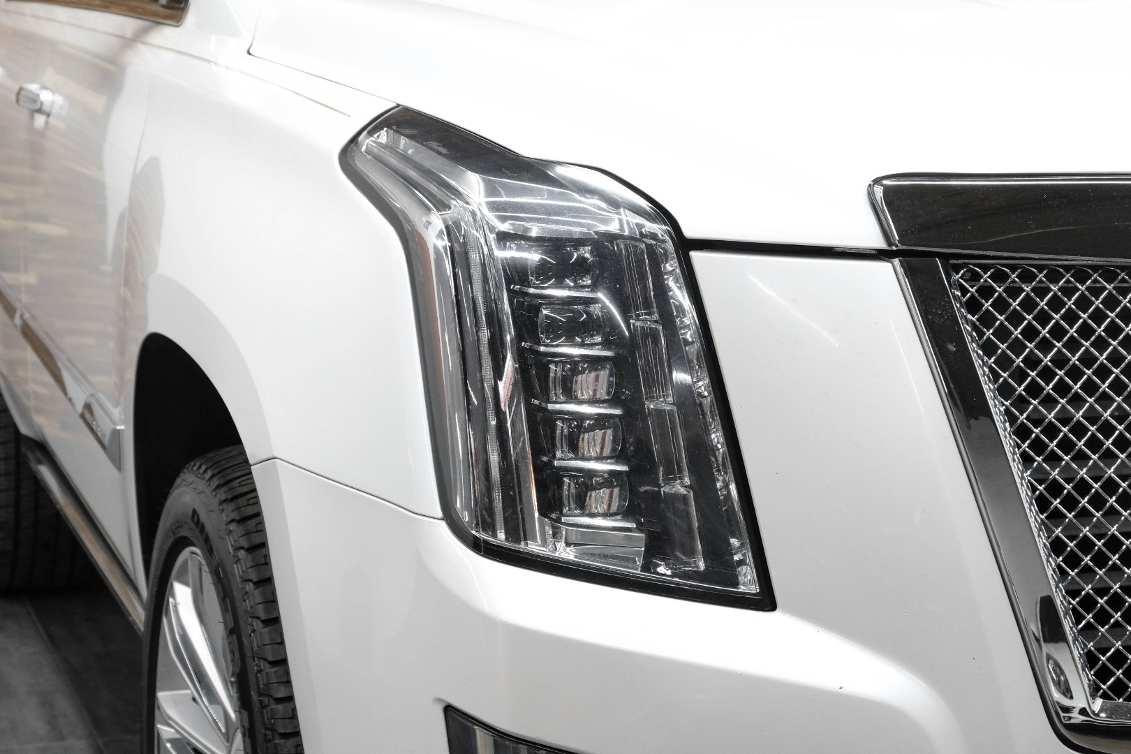 2016 Cadillac Escalade 4WD 4dr Platinum 49
