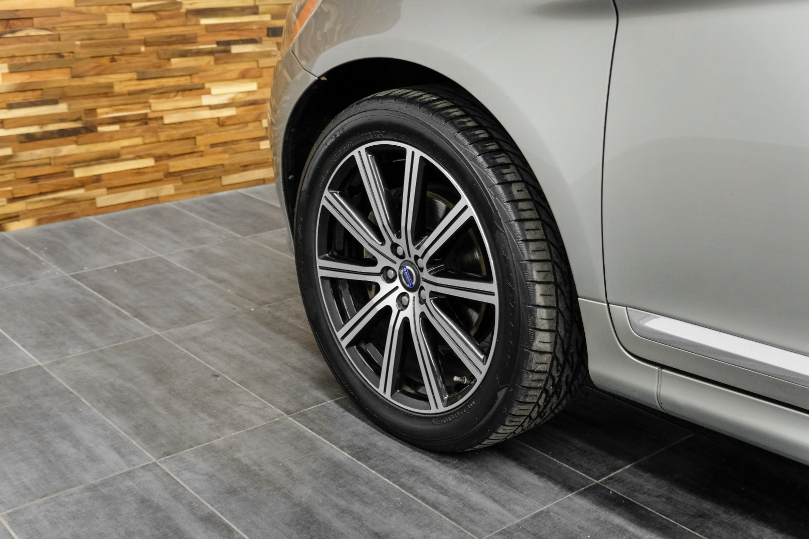 2015 Volvo XC60 FWD 4dr T5 Drive-E Platinum 55