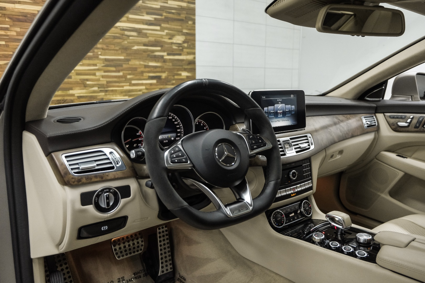 2015 Mercedes-Benz CLS-Class 4dr Sdn CLS 63 AMG S-Model 4MATIC 3
