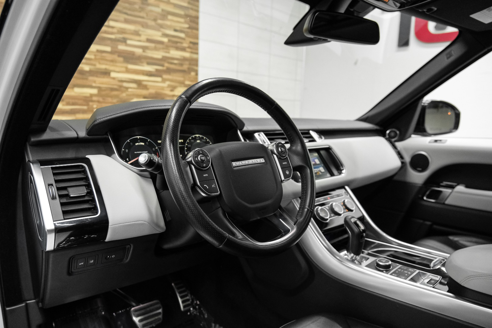 2016 Land Rover Range Rover Sport 4WD 4dr V8 Dynamic 3