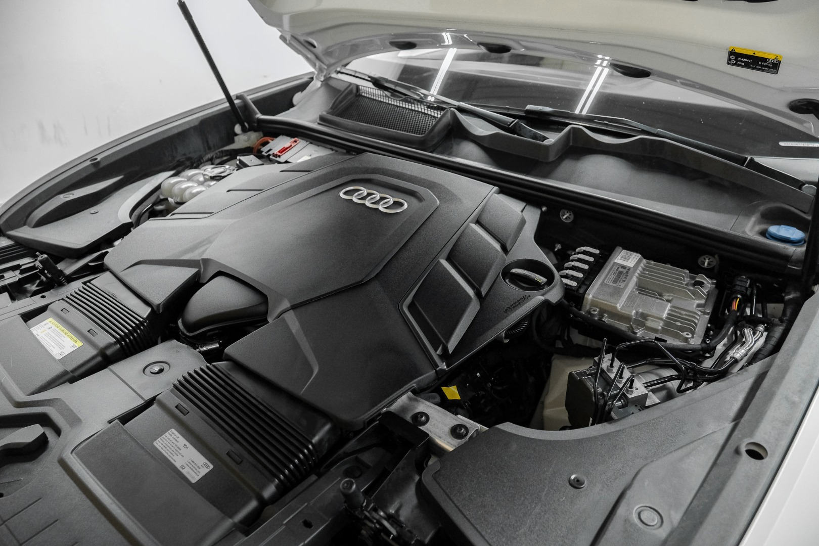 2019 Audi Q8 Premium 55 TFSI quattro 47