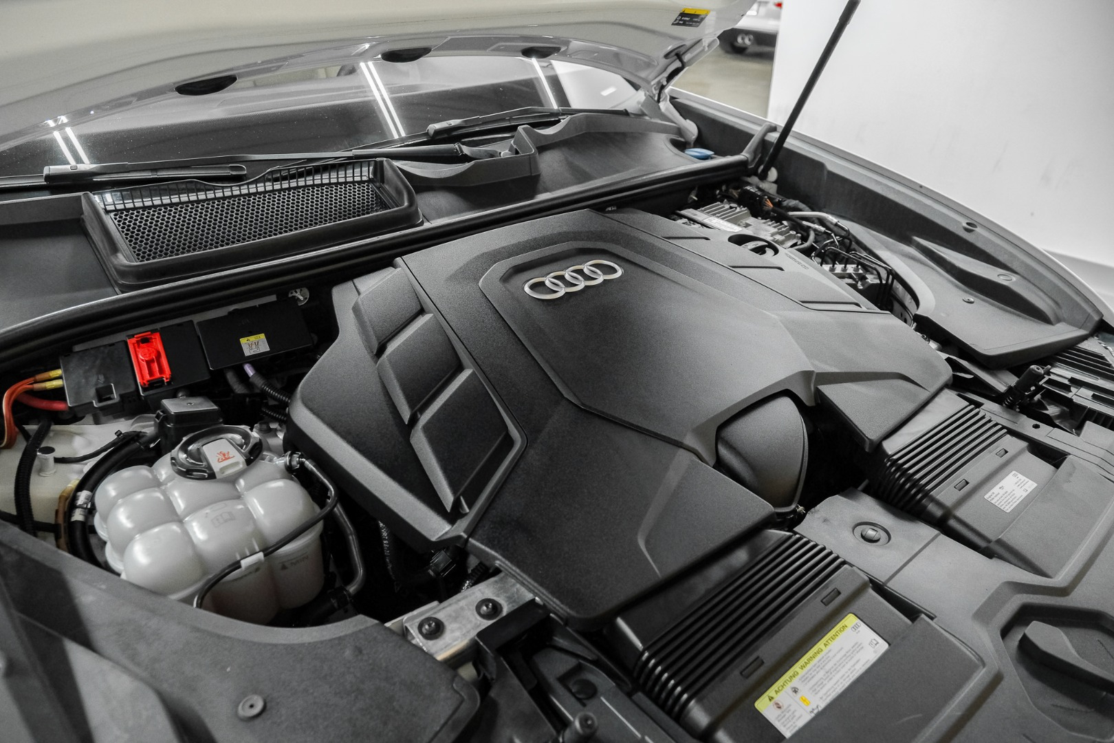2019 Audi Q8 Premium 55 TFSI quattro 49