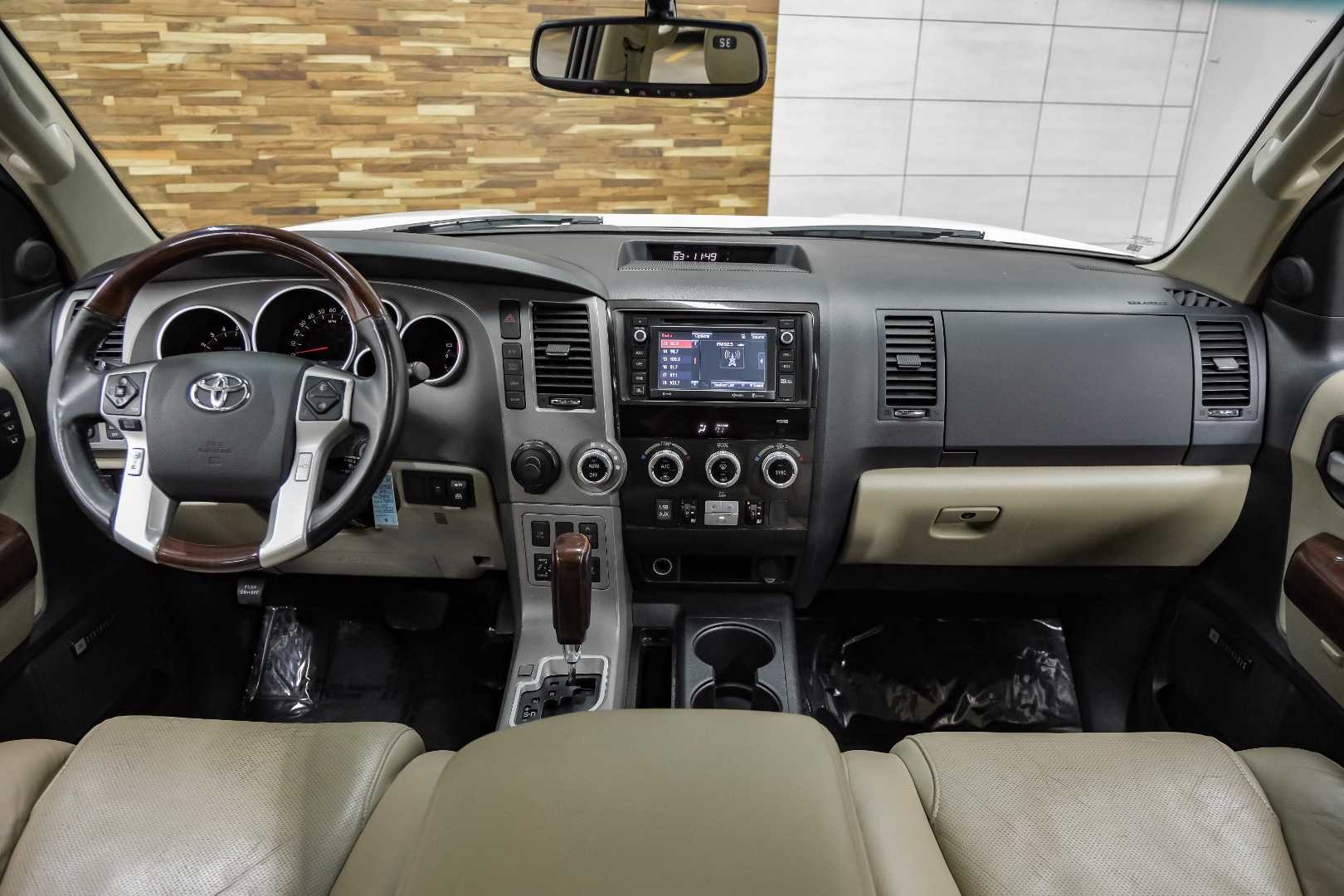 2016 Toyota Sequoia RWD 5.7L Platinum 21