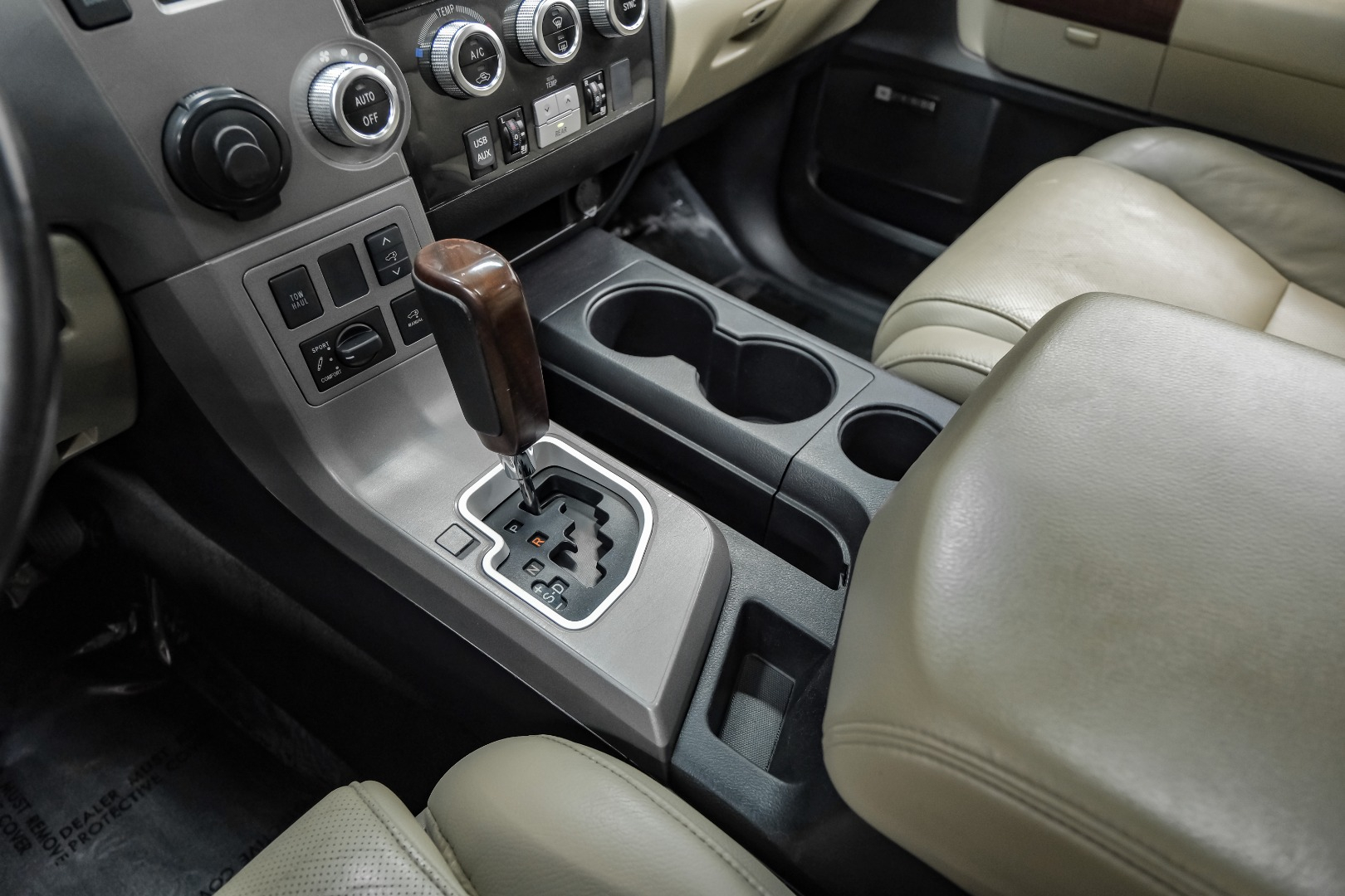 2016 Toyota Sequoia RWD 5.7L Platinum 30