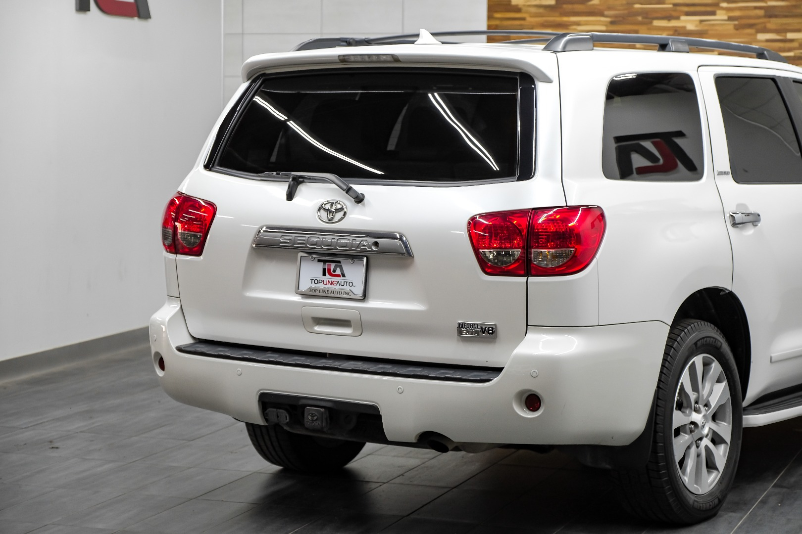 2016 Toyota Sequoia RWD 5.7L Platinum 14