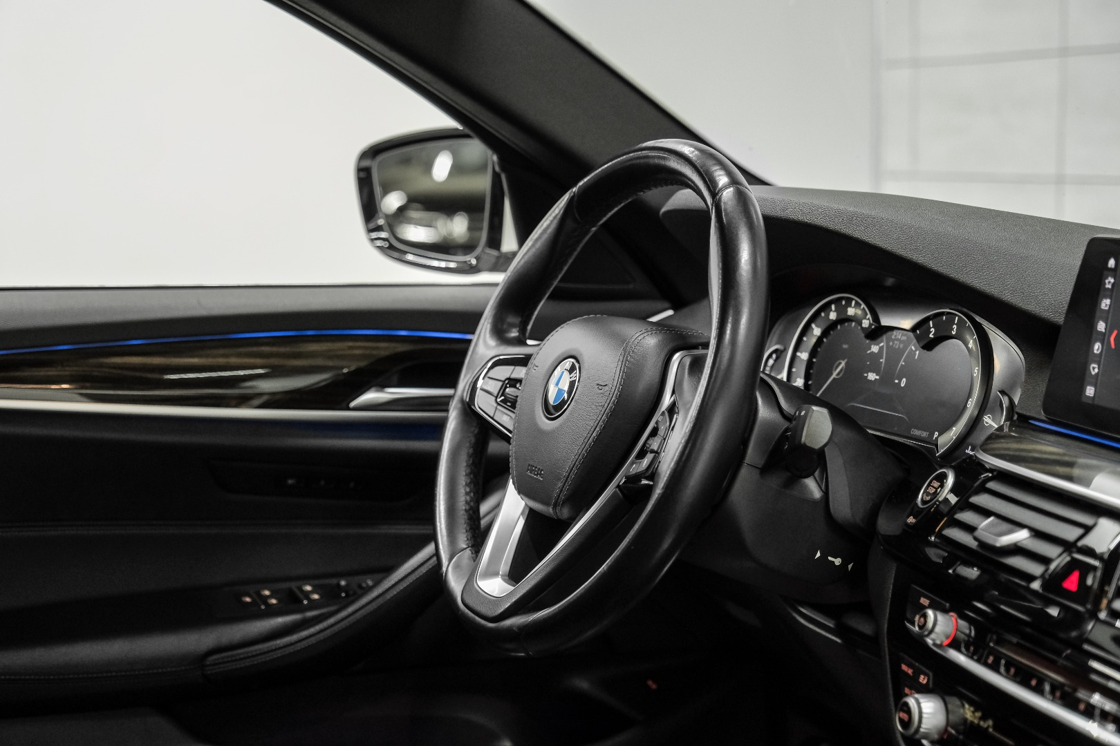2017 BMW 5-Series 530i Sedan 18