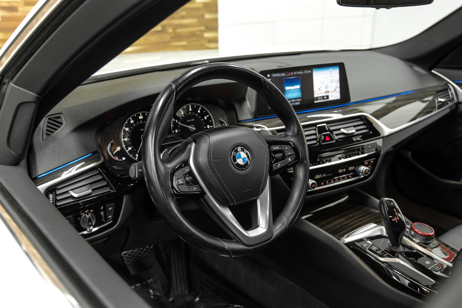 2017 BMW 5-Series 530i Sedan 19