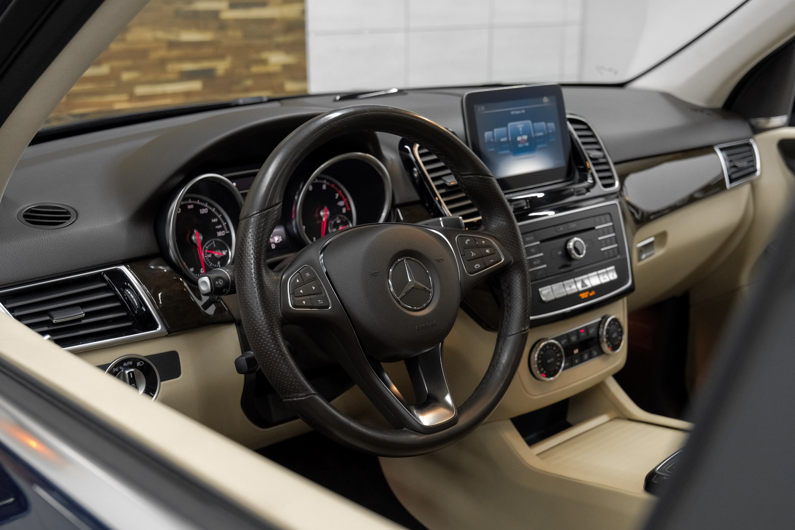 2016 Mercedes-Benz GLE 4MATIC 4dr GLE 350 19