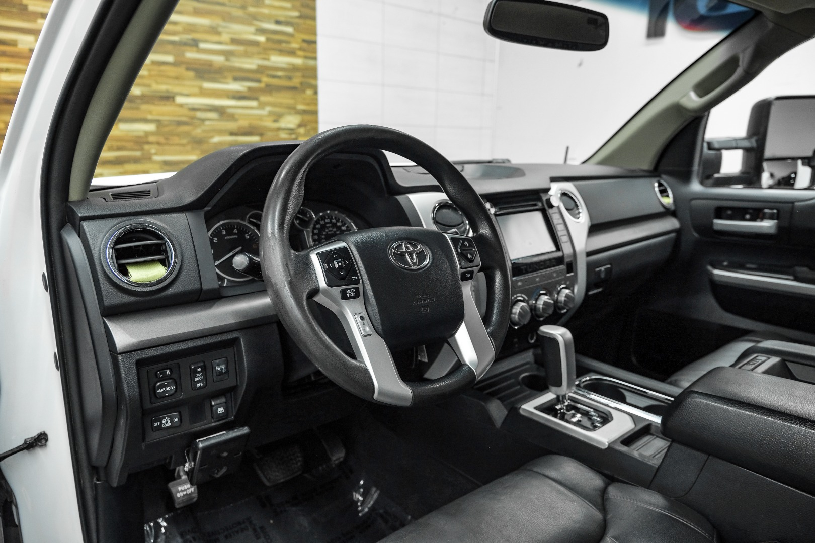 2014 Toyota Tundra 4WD Truck CrewMax 5.7L FFV V8 6-Spd AT SR5 3