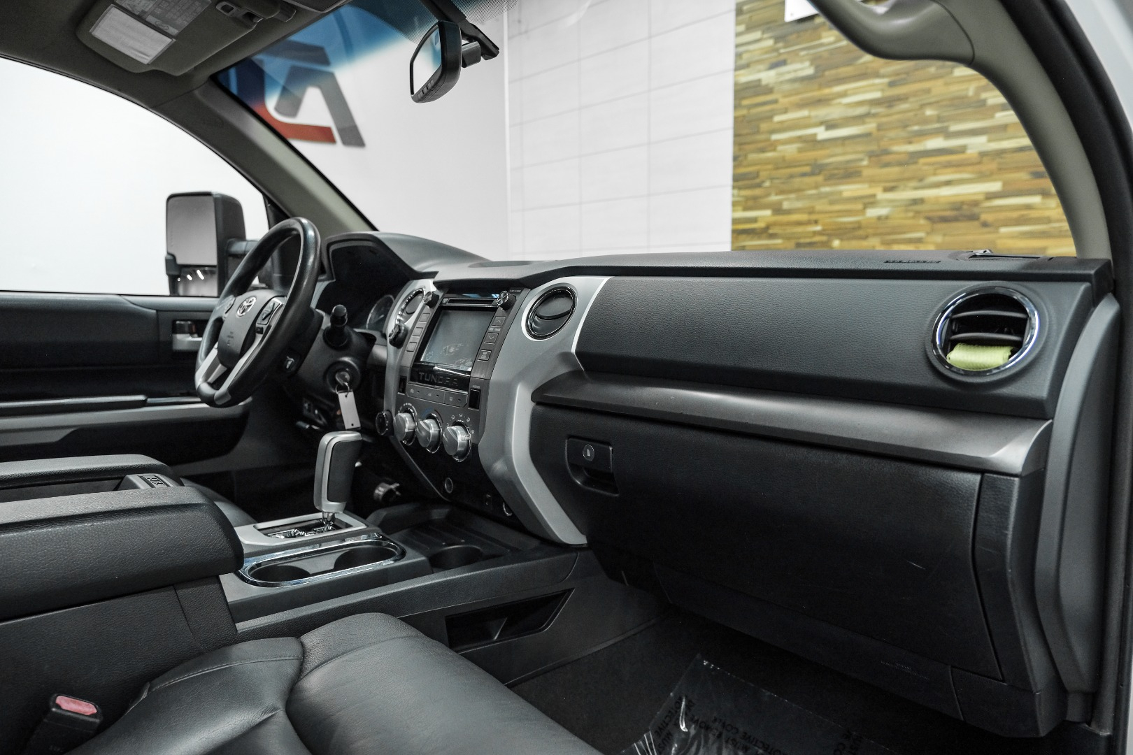 2014 Toyota Tundra 4WD Truck CrewMax 5.7L FFV V8 6-Spd AT SR5 14
