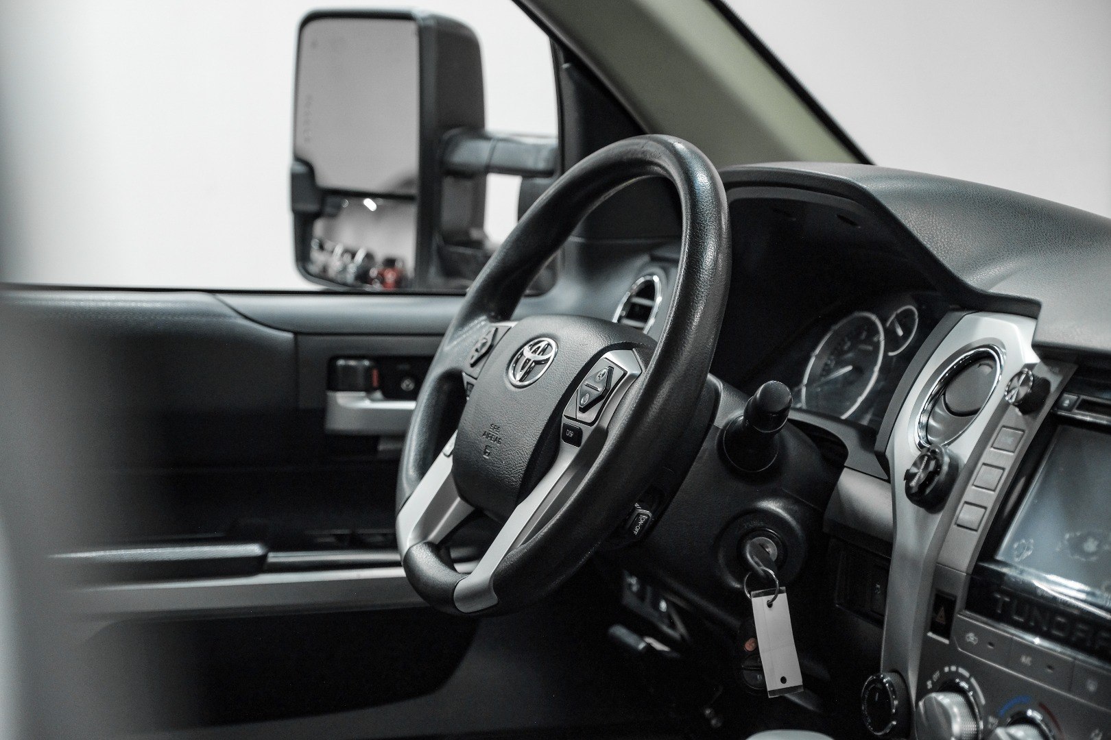 2014 Toyota Tundra 4WD Truck CrewMax 5.7L FFV V8 6-Spd AT SR5 15