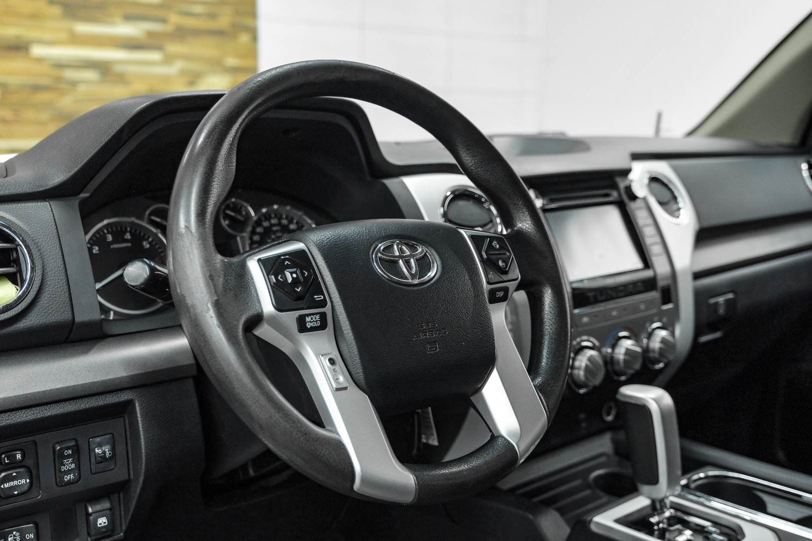 2014 Toyota Tundra 4WD Truck CrewMax 5.7L FFV V8 6-Spd AT SR5 17