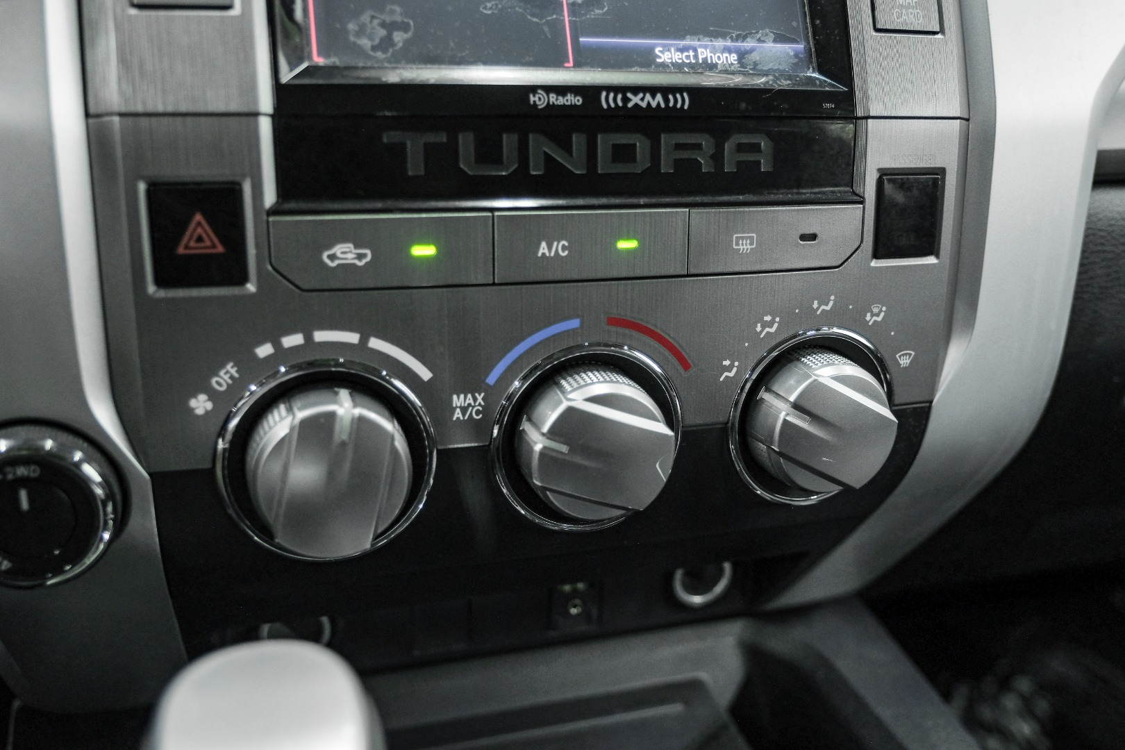 2014 Toyota Tundra 4WD Truck CrewMax 5.7L FFV V8 6-Spd AT SR5 28