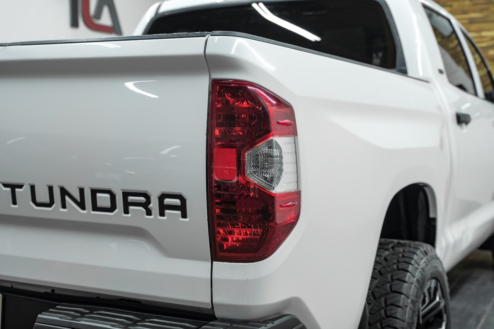 2014 Toyota Tundra 4WD Truck CrewMax 5.7L FFV V8 6-Spd AT SR5 48