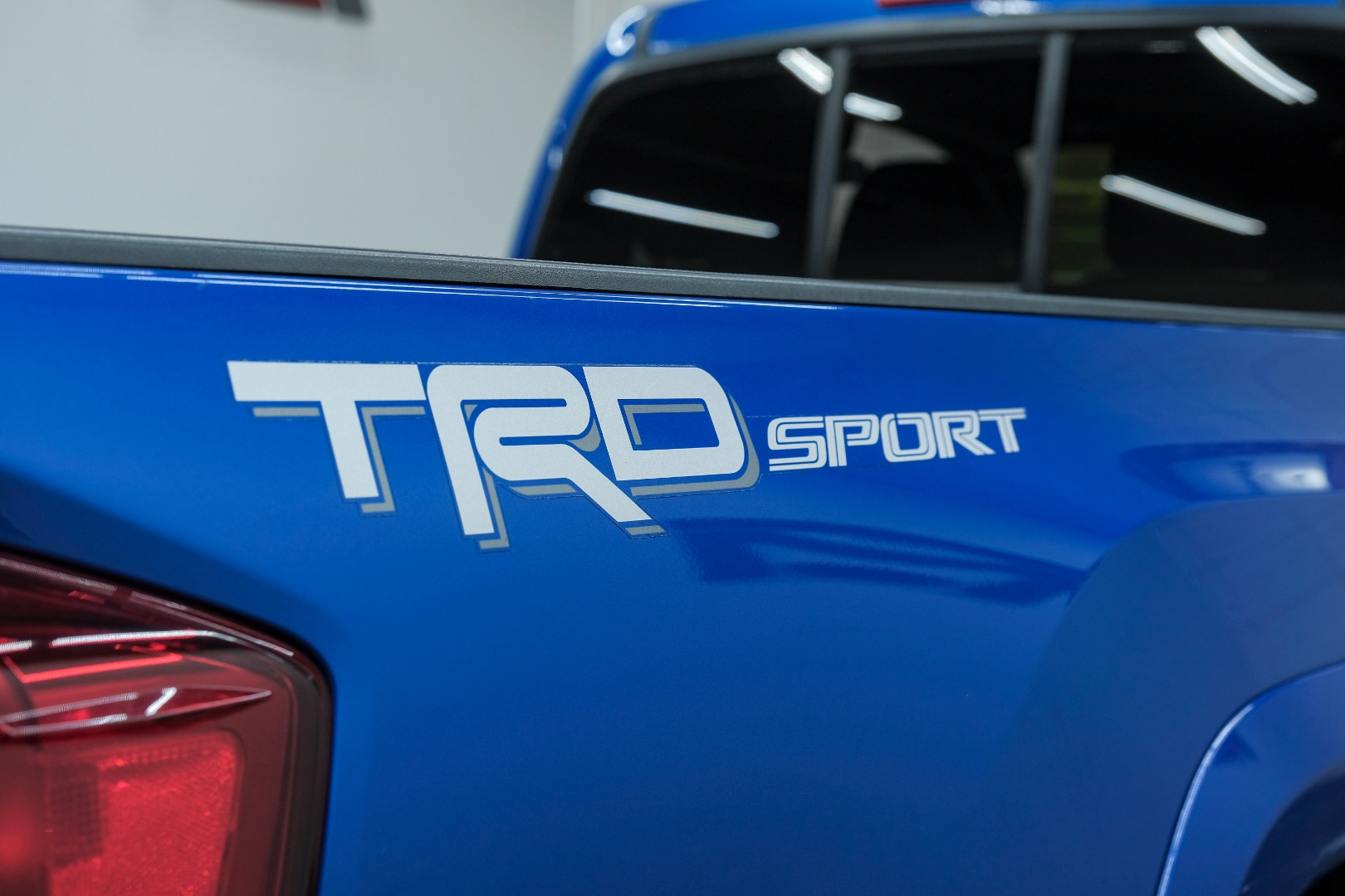2016 Toyota Tacoma 2WD Access Cab V6 AT TRD Sport 36