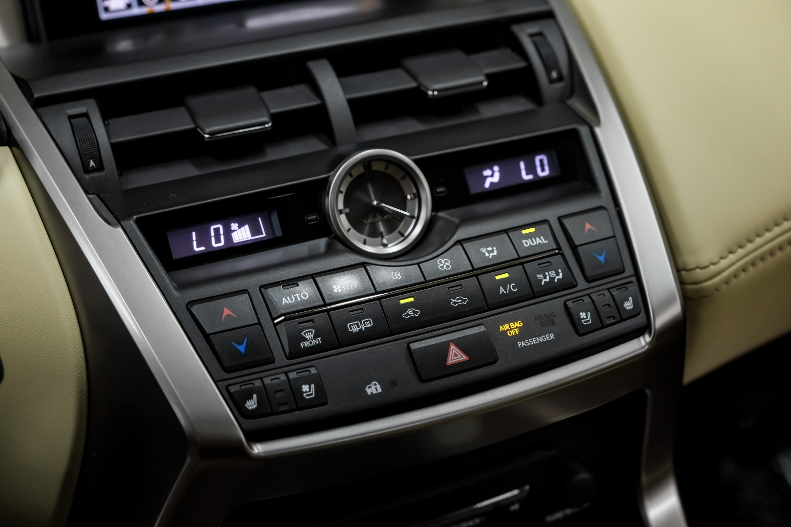 2015 Lexus NX 200t FWD 4dr 32