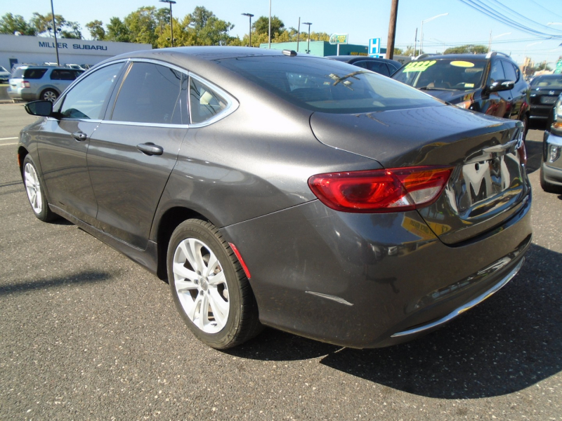 Chrysler 200 2015 price $10,999