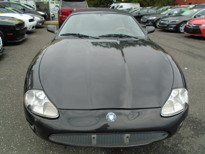 Jaguar XK8 1999 price $7,499