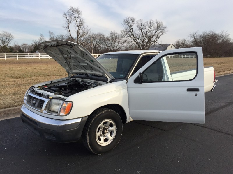 Nissan Frontier 2WD 2000 price $3,999