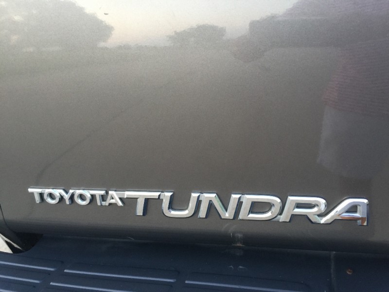 Toyota Tundra 2004 price $7,999