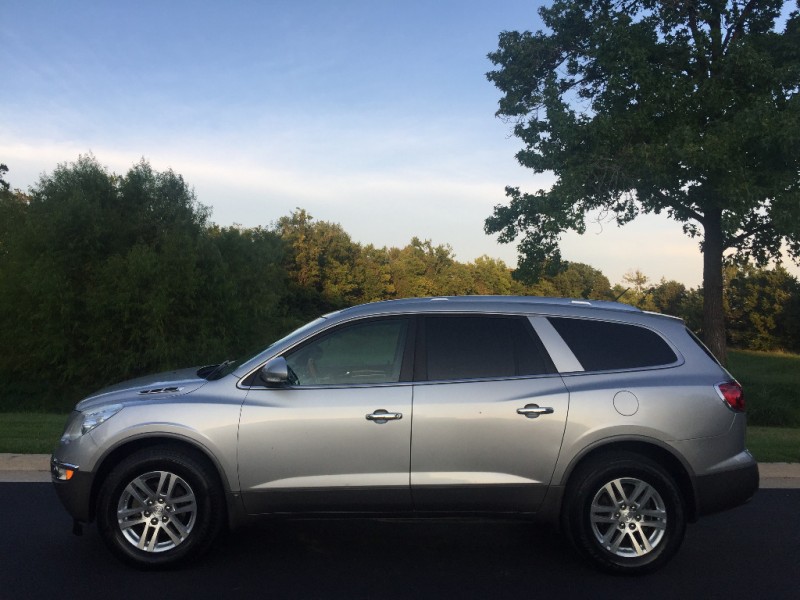 Buick Enclave 2008 price $7,499