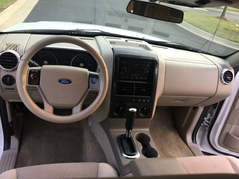 Ford Explorer 2006 price $5,499