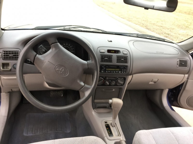 Toyota Corolla 1999 price $4,999