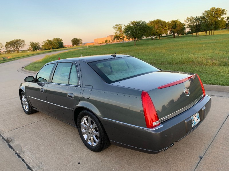 Cadillac DTS 2008 price $4,499