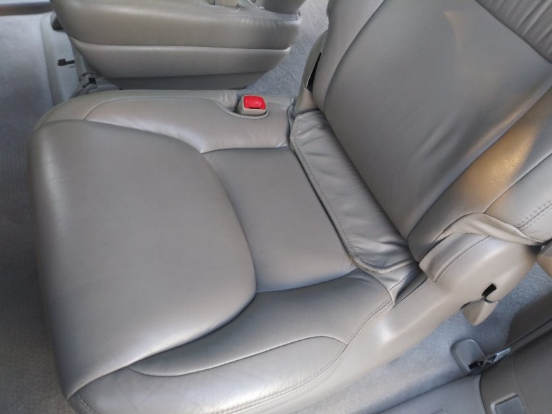 Toyota Sienna 2004 price $4,999