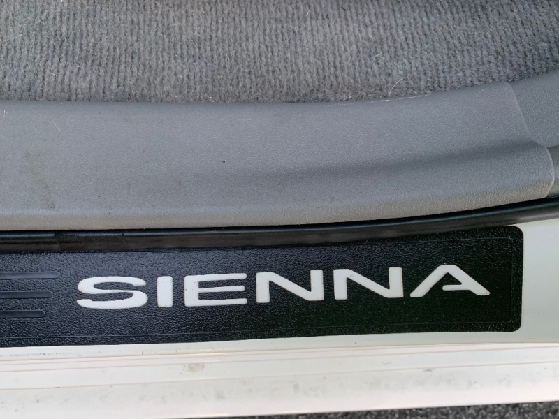 Toyota Sienna 2011 price $13,999