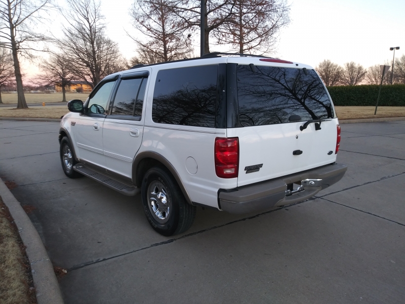 Ford Expedition 2000 price $2,999
