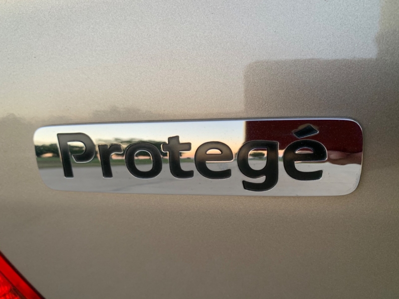 Mazda Protege 2000 price $3,999