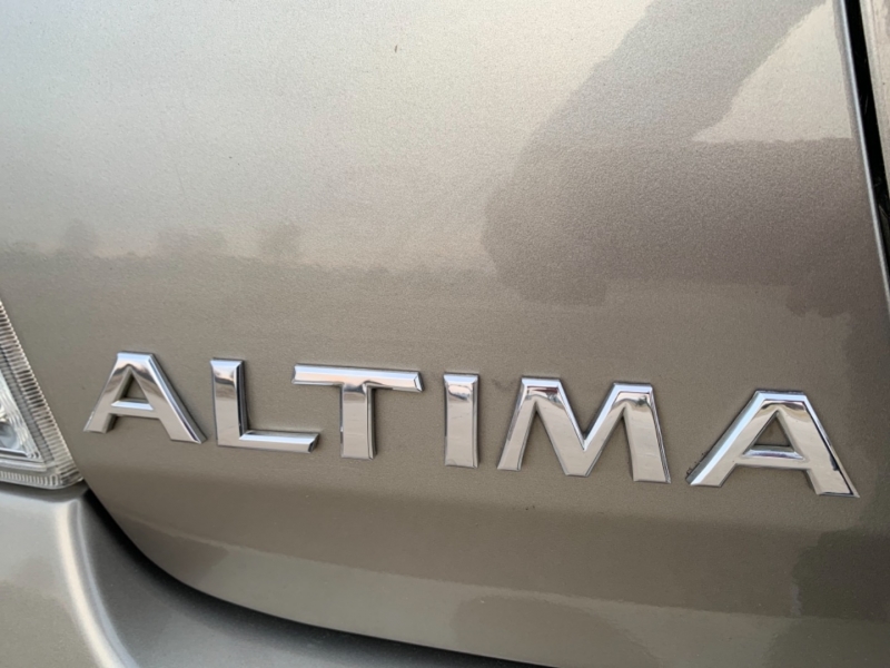 Nissan Altima 2003 price $4,999