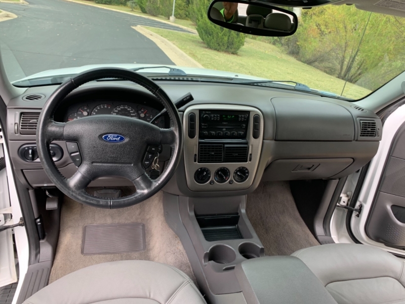 Ford Explorer 2004 price $5,499