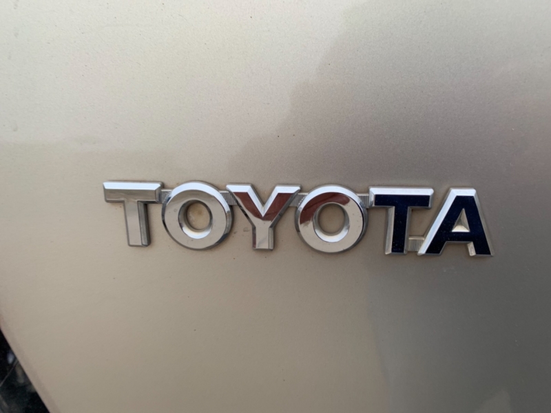 Toyota Highlander 2005 price $6,999
