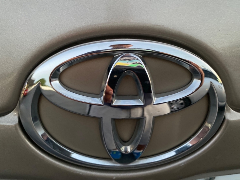 Toyota Camry Hybrid 2009 price $6,999