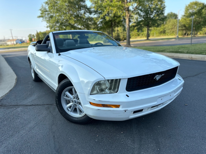 Ford Mustang 2005 price $5,999