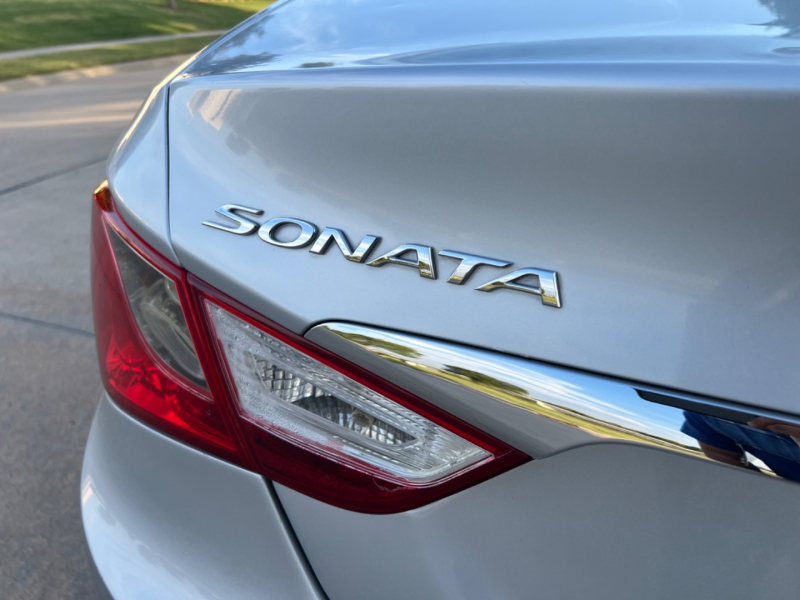 Hyundai Sonata 2013 price $9,999 Cash