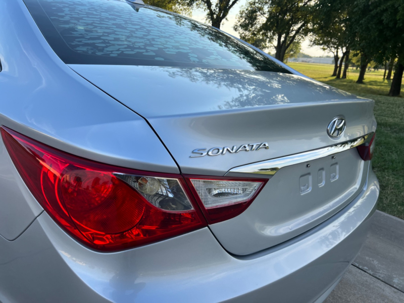 Hyundai Sonata 2013 price $9,999 Cash
