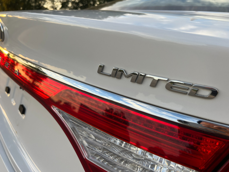Hyundai Azera 2014 price $12,999