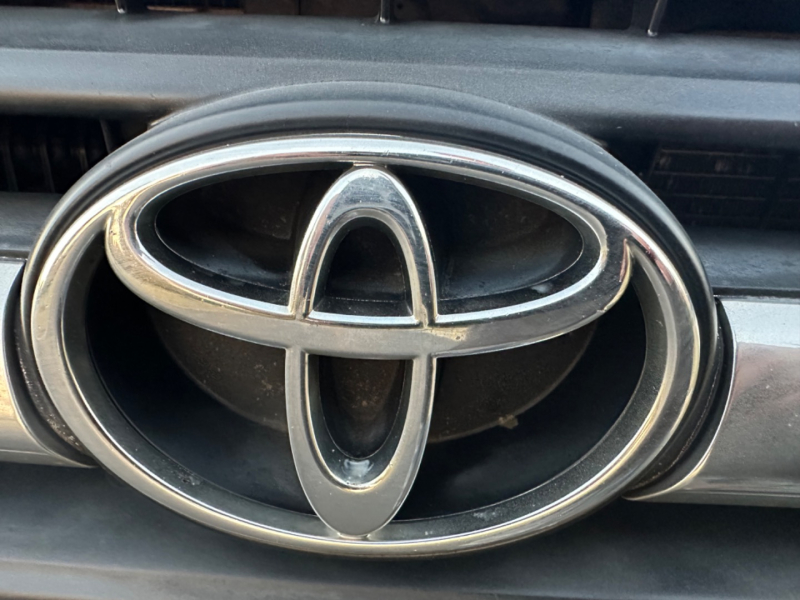 Toyota Tundra 2000 price $7,999